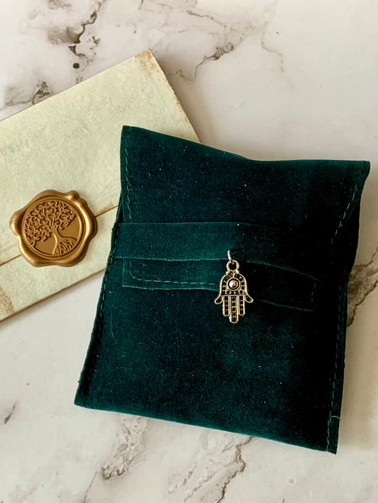 Witches' Pocket - Rowena Sagewell