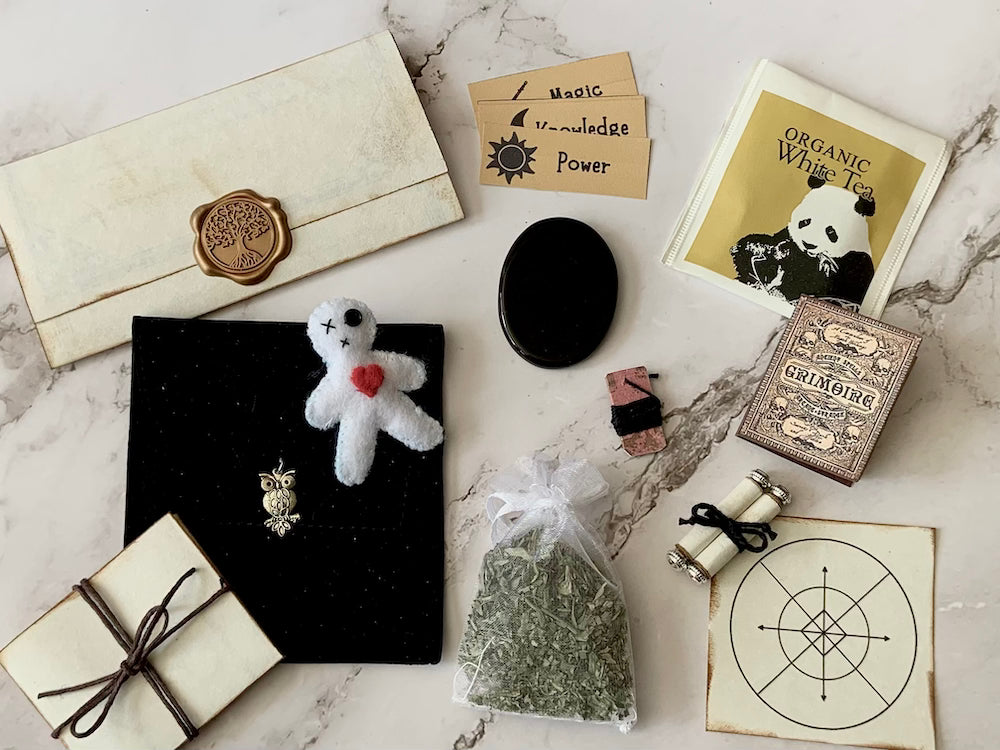 Witches' Pockets - Virelda Crowshade