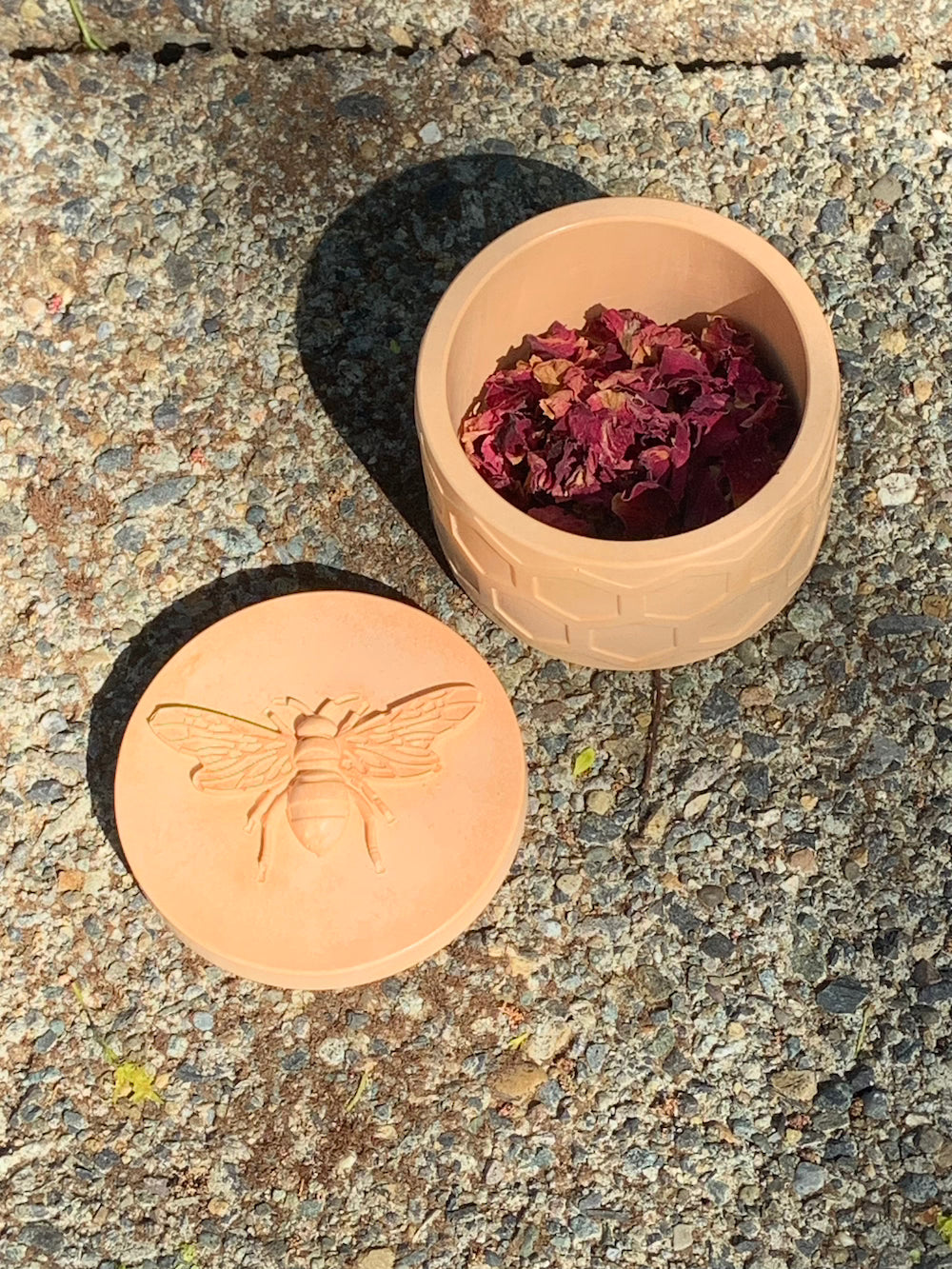 Bee Vessel – Ritual Jar for Offerings & Small Works